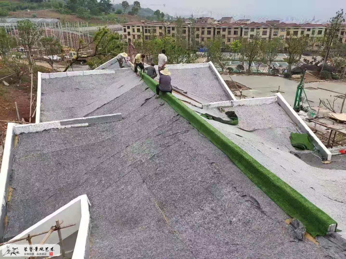 斜坡屋面屋顶绿化案例